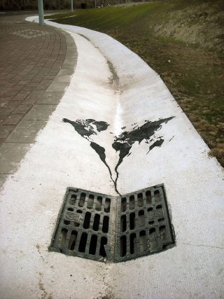 street art che interagiscono con l'ambiente